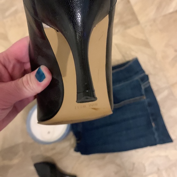 Vintage Nine West Black Heel with Silver Buckle Detailing. - Picture 8 of 8